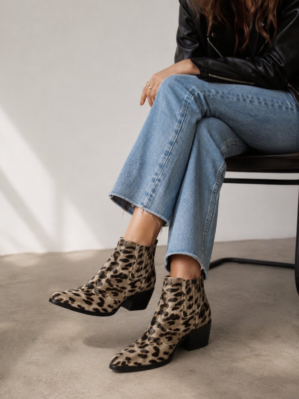 Sam Edelman Winona Leopard Low Heel Calf Hair Ankle Boot Size 6